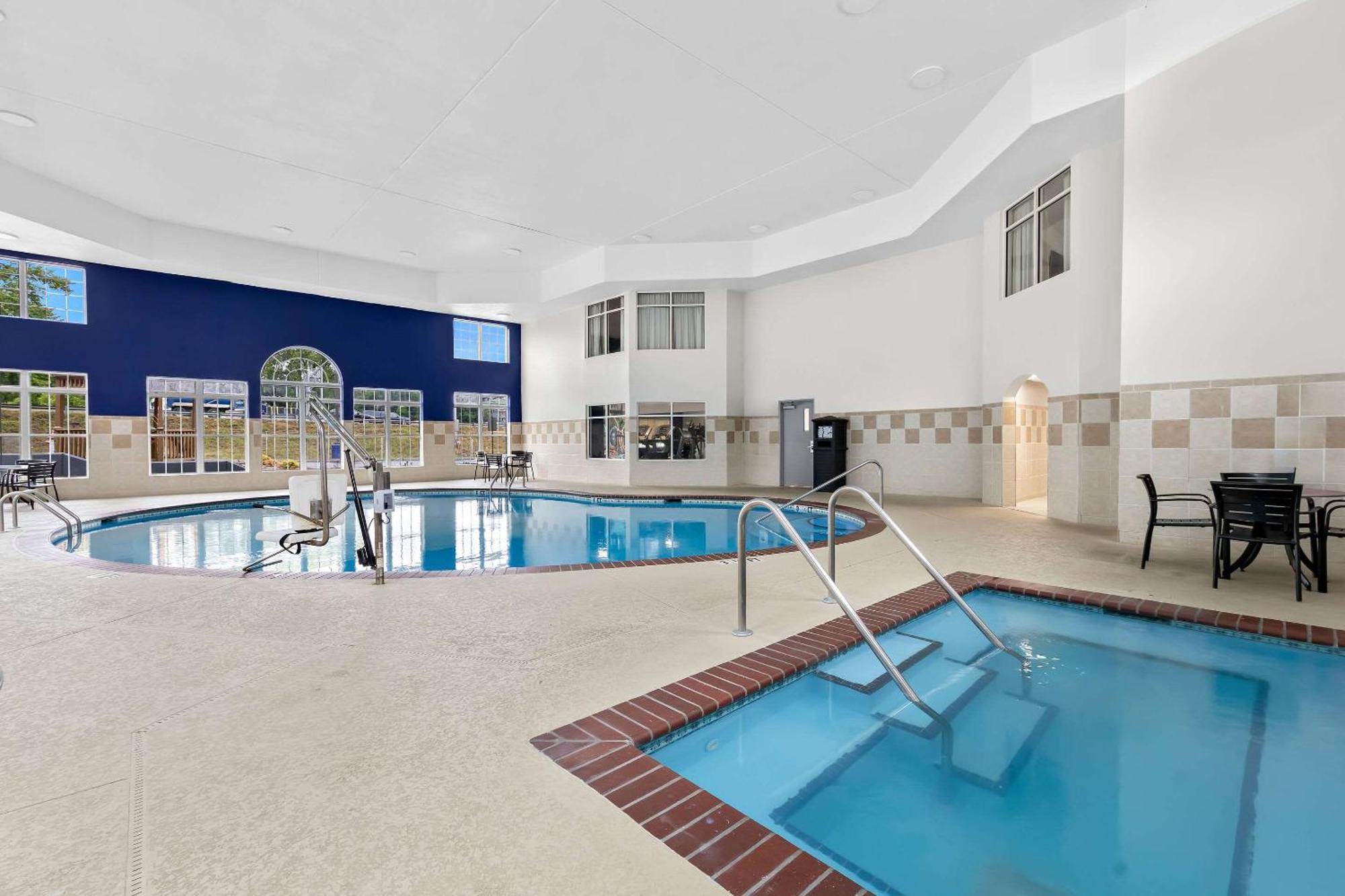Comfort & Near Tanger Outlets I-24 Antioch 3* Nashville