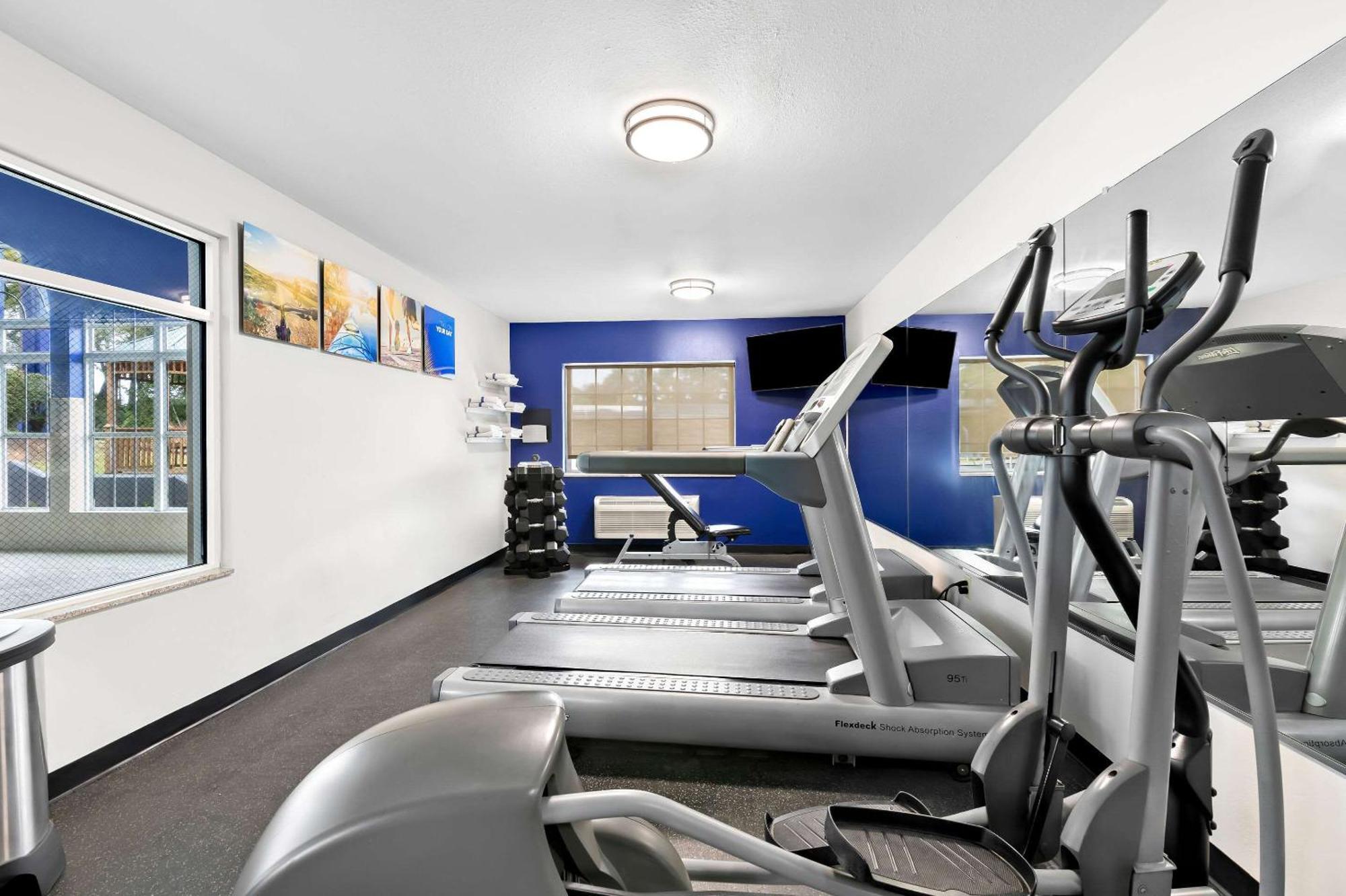 Comfort & Near Tanger Outlets I-24 Antioch Hotel