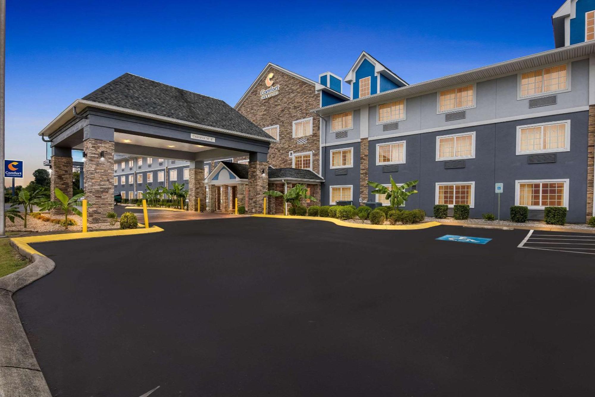Comfort & Near Tanger Outlets I-24 Antioch Hotel