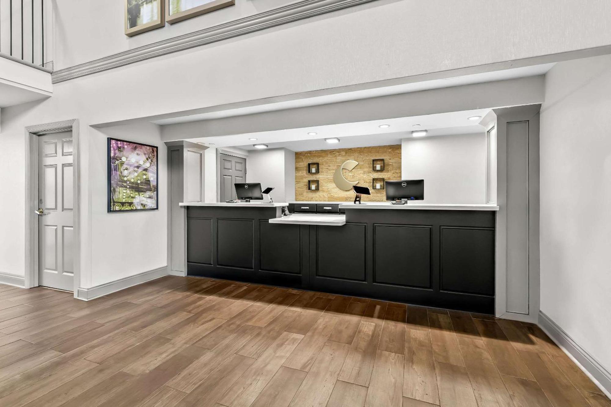 Hotel Comfort & Near Tanger Outlets I-24 Antioch