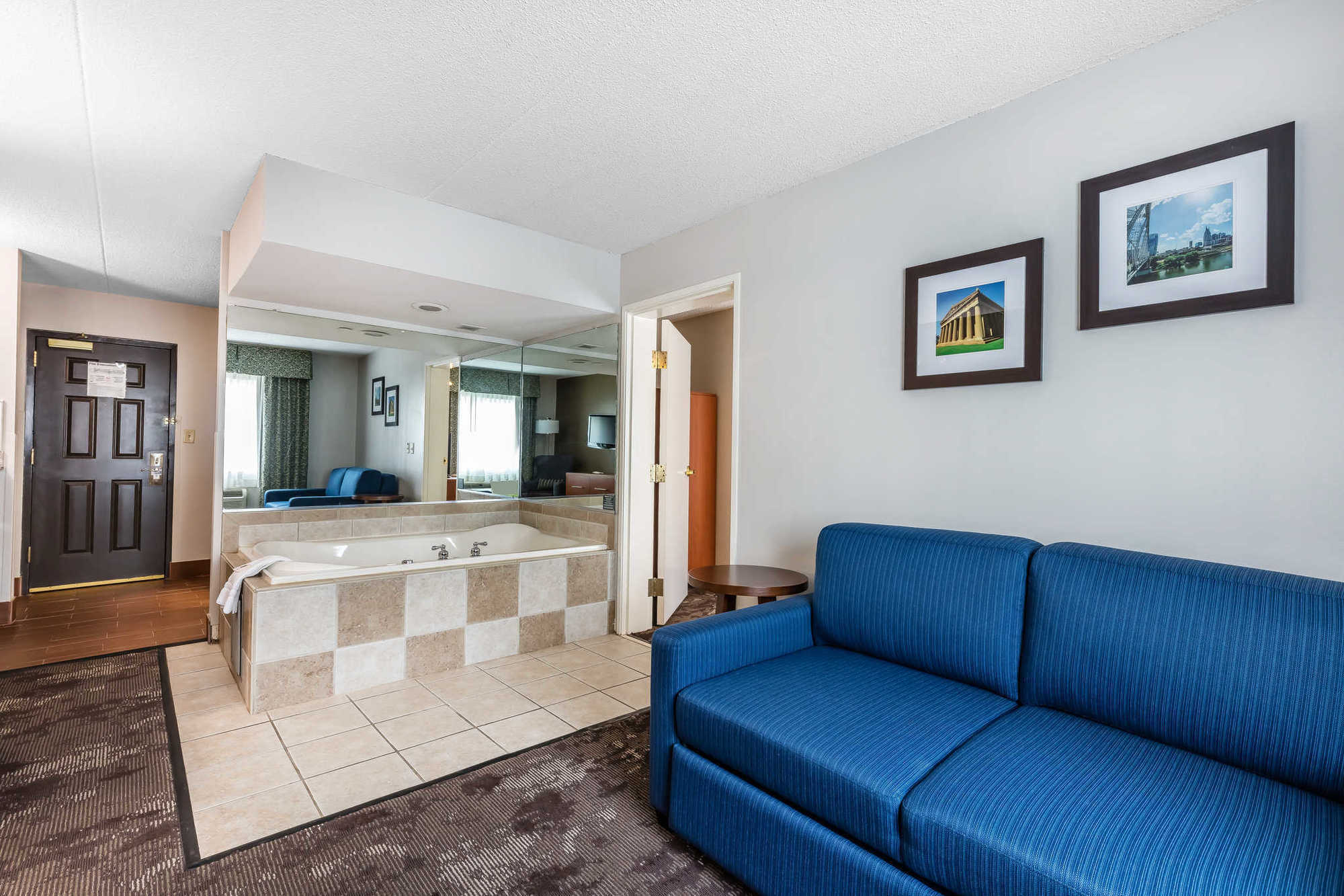Hotel Comfort & Near Tanger Outlets I-24 Antioch